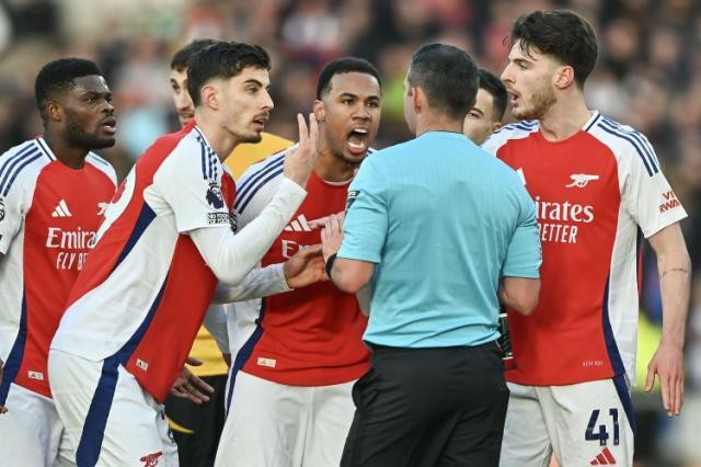 1737904493882088428.jpg 曼晚主编.jpg